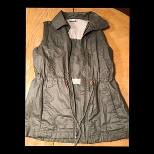 Columbia military style vest. Size Small